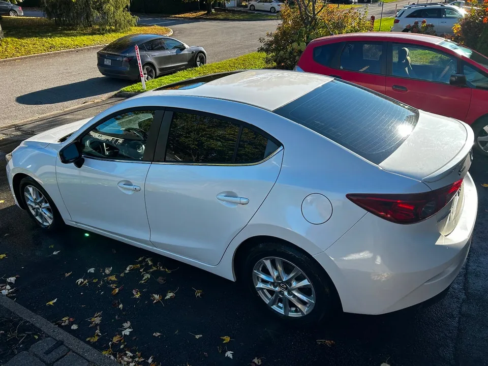 Mazda 3 2015 photo 2