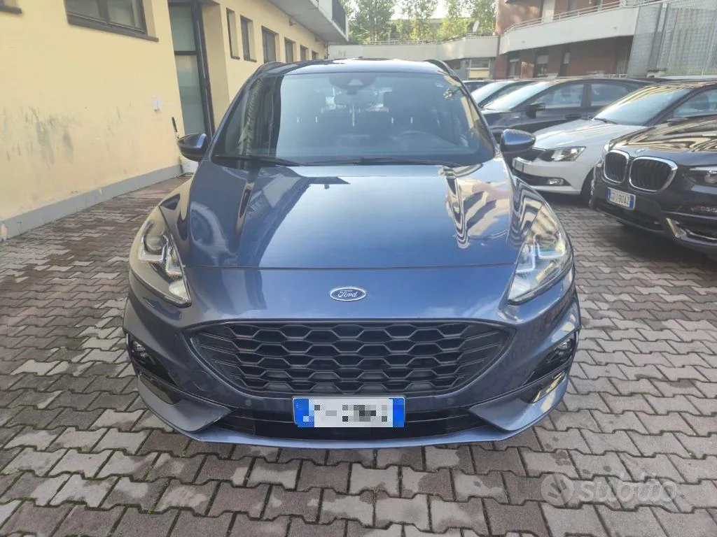 Ford Kuga 2022 photo 2