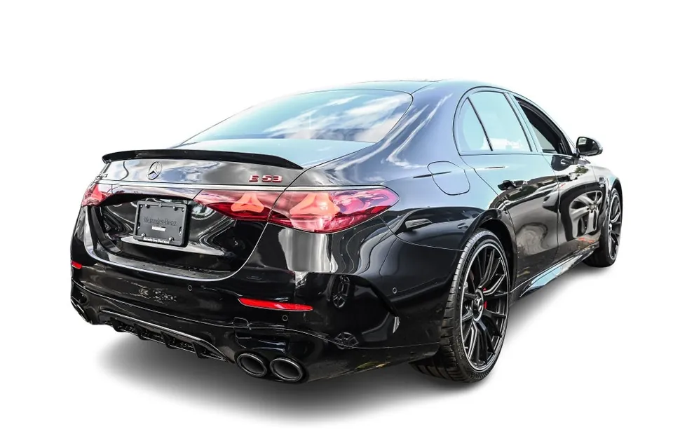 Mercedes-Benz E-Class 2027 photo 4