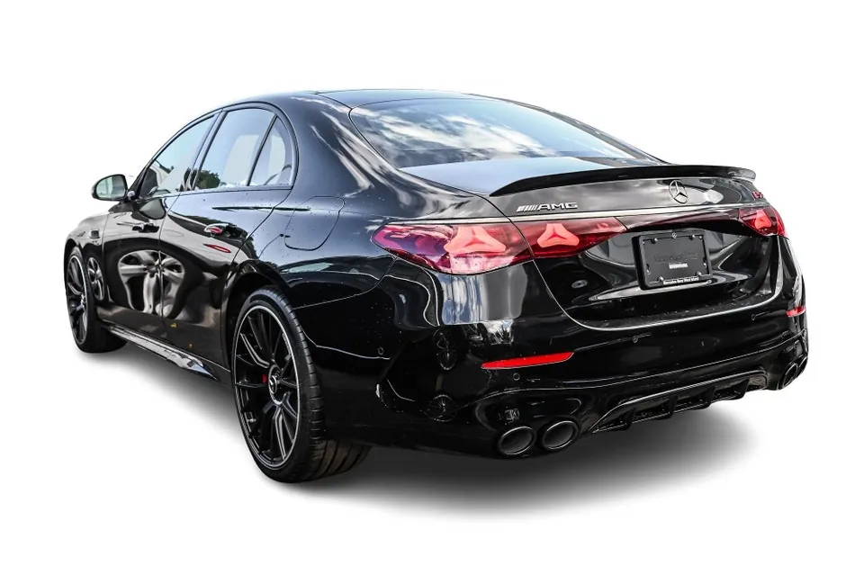 Mercedes-Benz E-Class 2027 photo 5