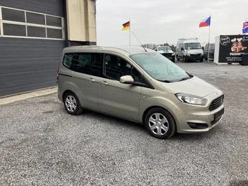 Ford Courier Tourneo 2019 photo 2