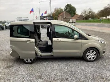 Ford Courier Tourneo 2019 photo 3