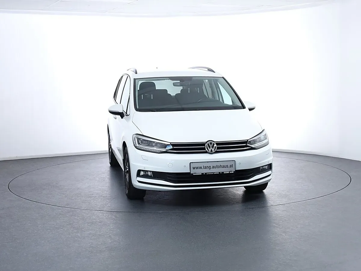 Volkswagen Touran 2020 photo 2