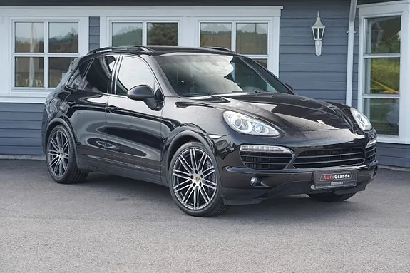 Porsche Cayenne 2013 photo 2