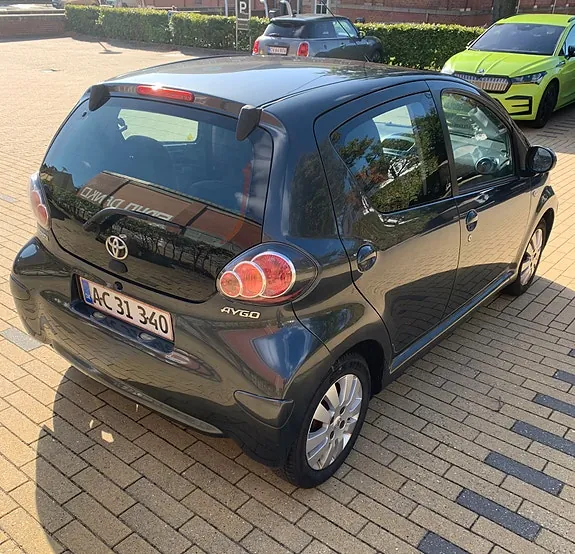 Toyota Aygo 2010 photo 3