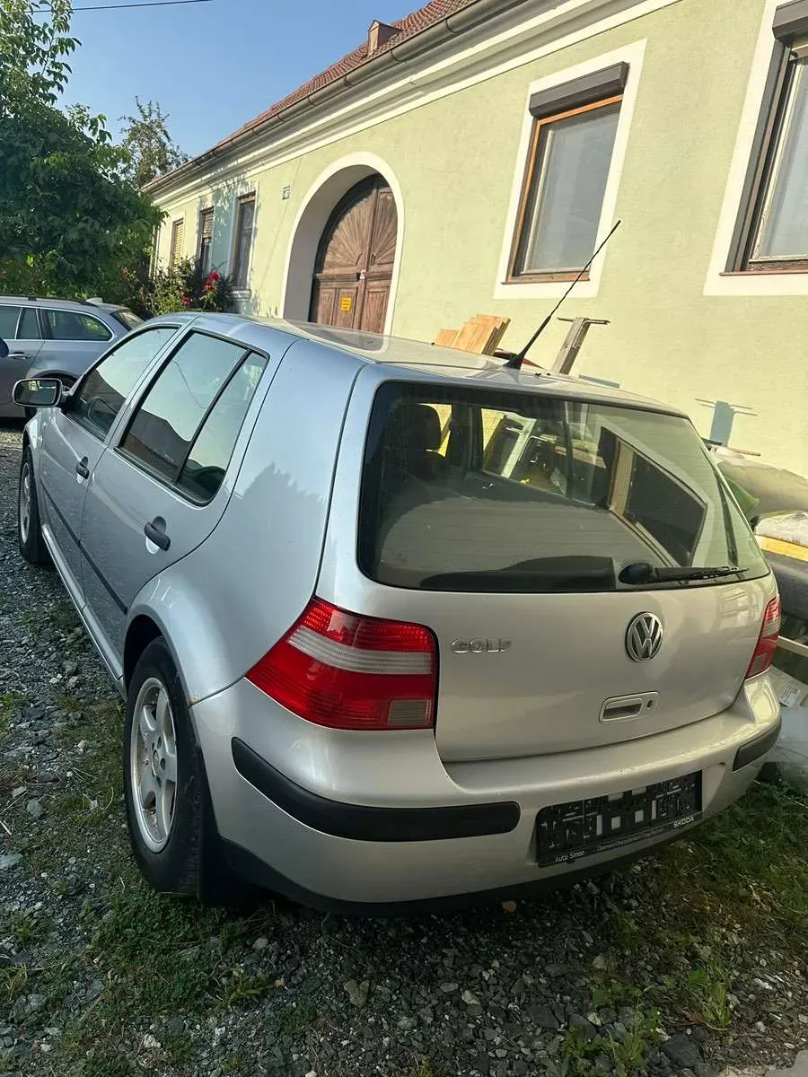 Volkswagen Golf 2004 photo 2