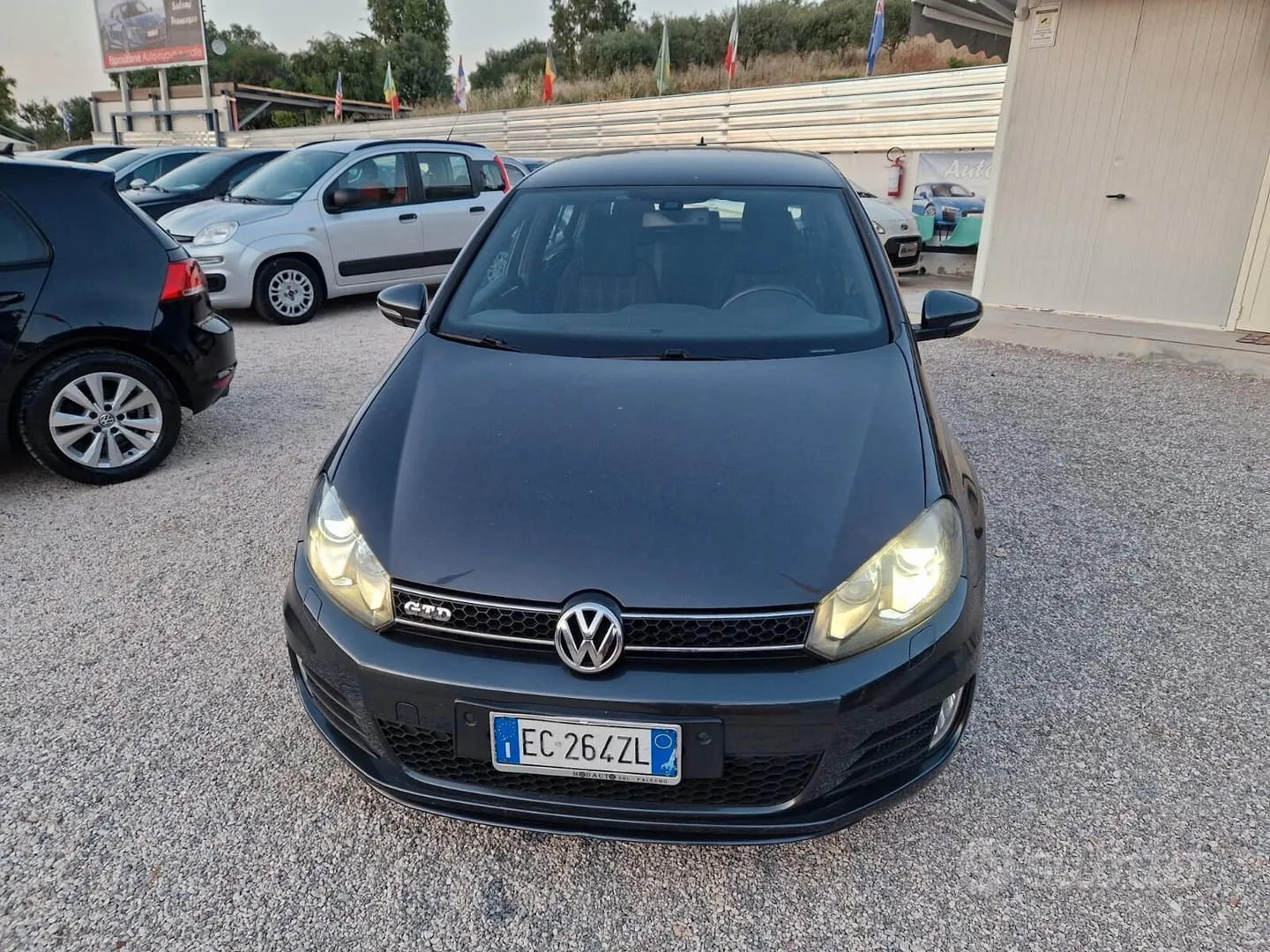 Volkswagen Golf 2010 photo 4
