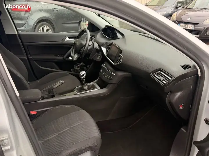 Peugeot 308 2017 photo 4