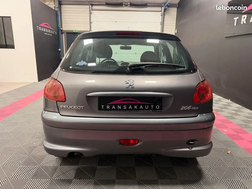 Peugeot 206 2008 photo 5