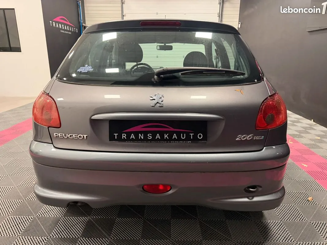 Peugeot 206 2008 photo 4