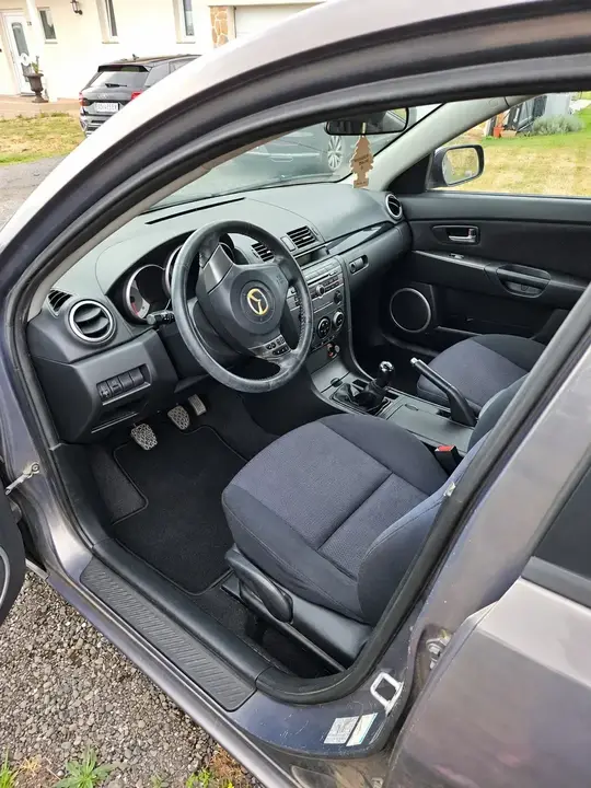 Mazda Mazda3 2008 photo 2