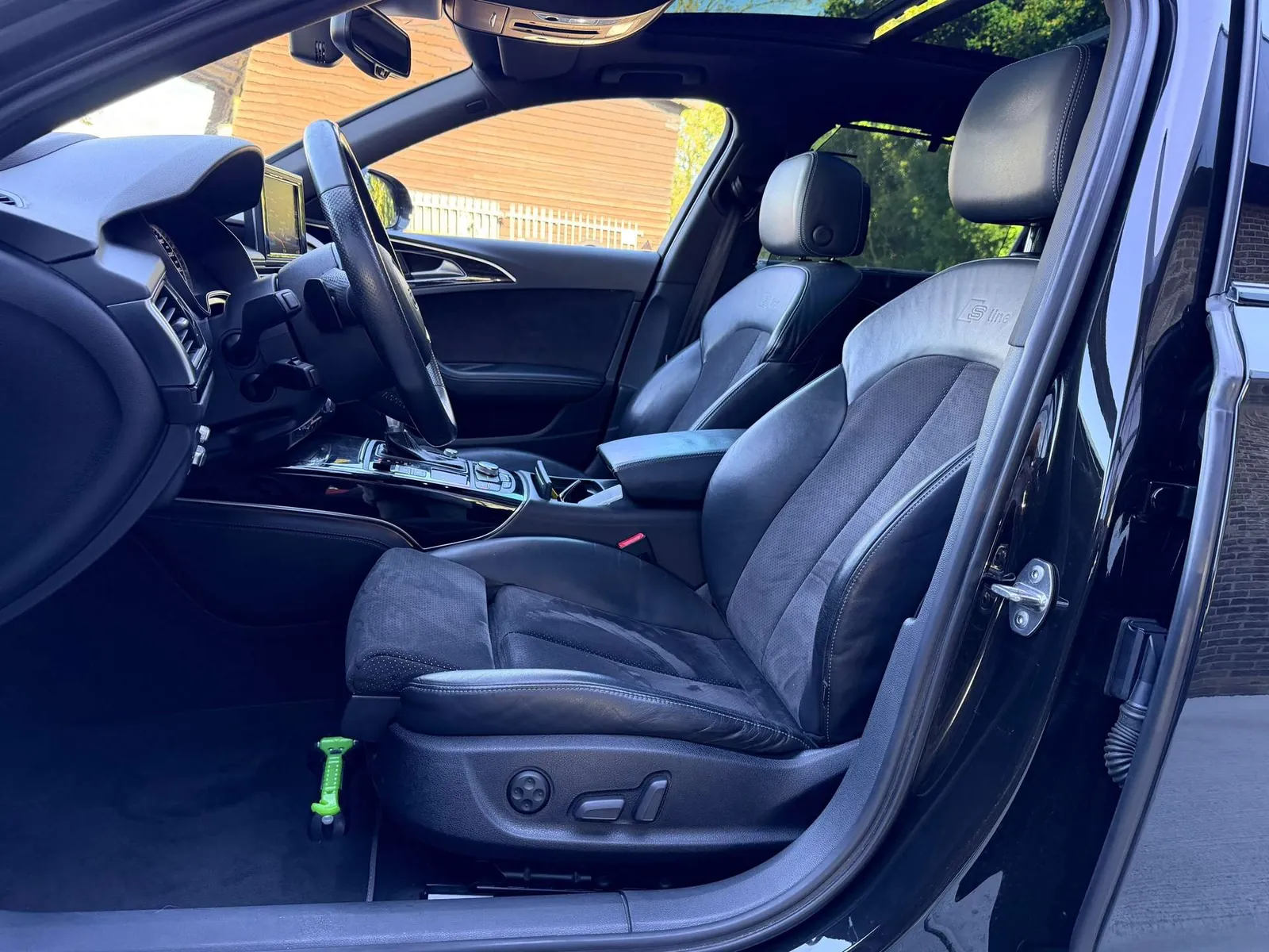 Audi A6 Avant 2012 photo 4