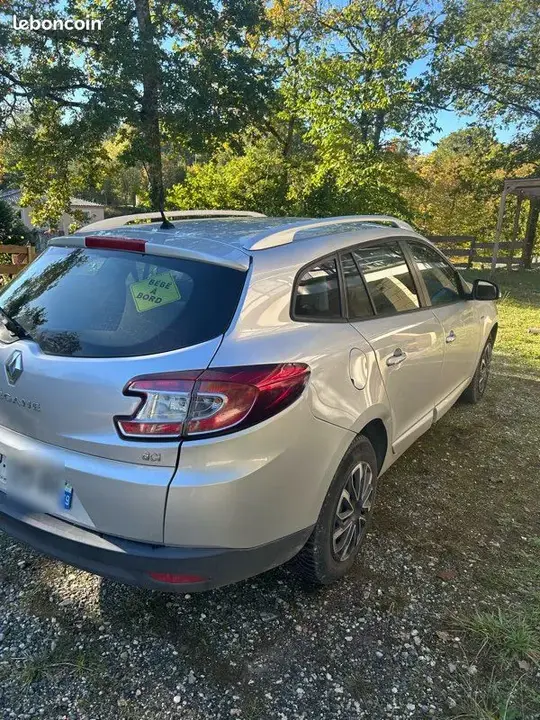 Renault Megane 2015 photo 2