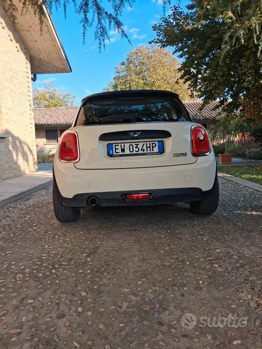Mini Cooper 2012 photo 2