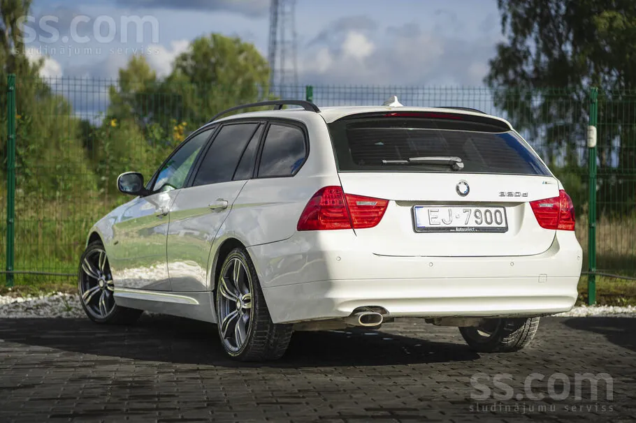 BMW 320 2009 photo 4