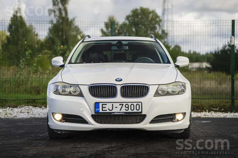 BMW 320 2009 photo 2