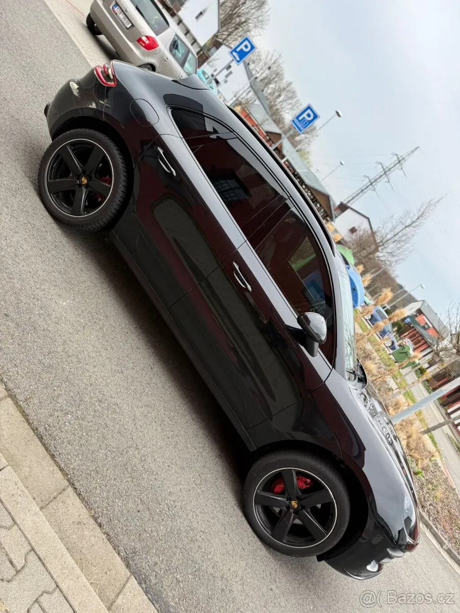 Porsche Macan Turbo 2015 photo 4