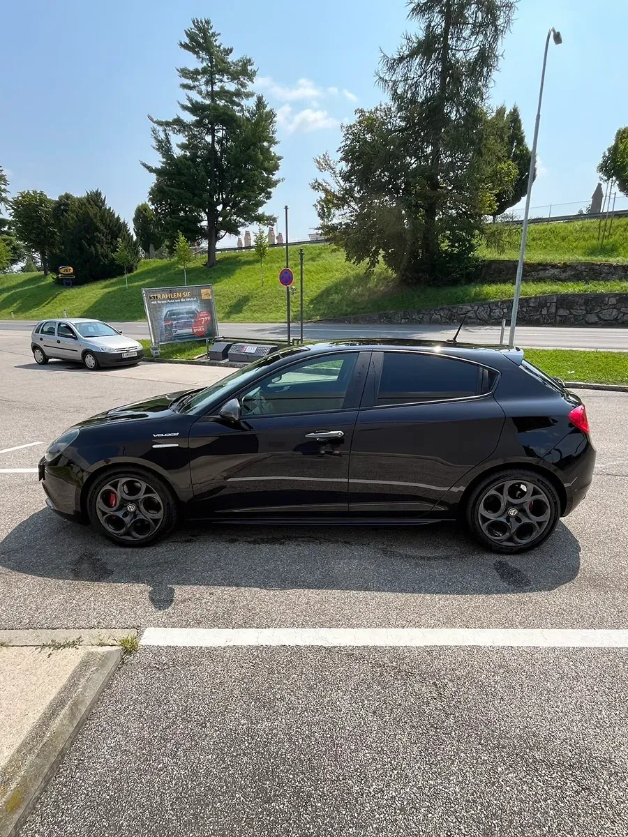 Alfa Romeo Giulietta 2018 photo 2