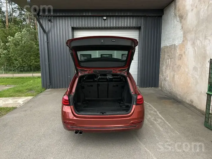 BMW 330 2018 photo 4