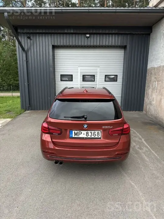 BMW 330 2018 photo 2