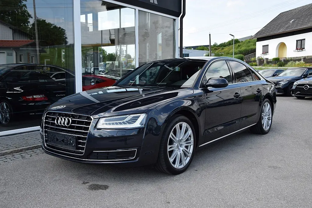 Audi A8 2019 photo 2