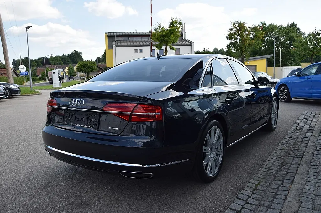 Audi A8 2019 photo 3