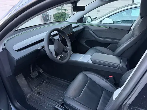Tesla Model Y 2025 photo 5