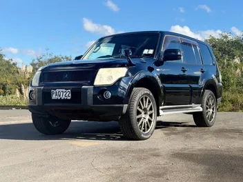 Mitsubishi Pajero 2009 photo 2