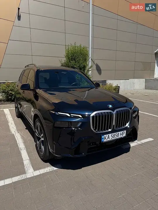 BMW X7 2023 photo 2