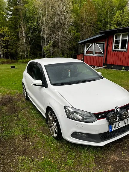 Volkswagen Polo 2011 photo 2