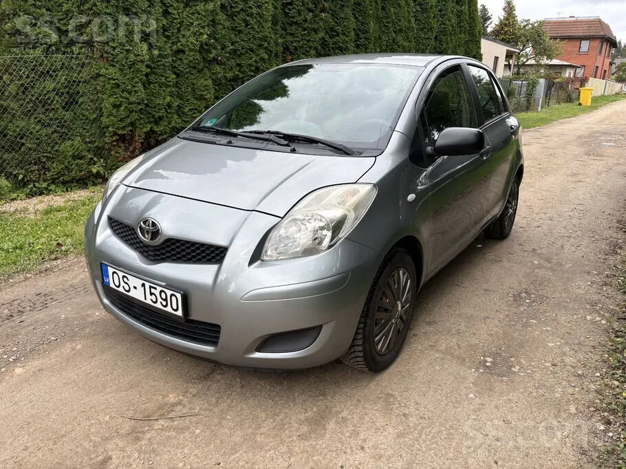 Toyota Yaris 2010 photo 2