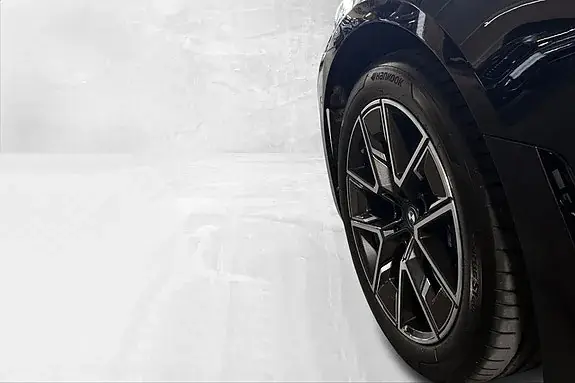 BMW I4 2024 photo 2