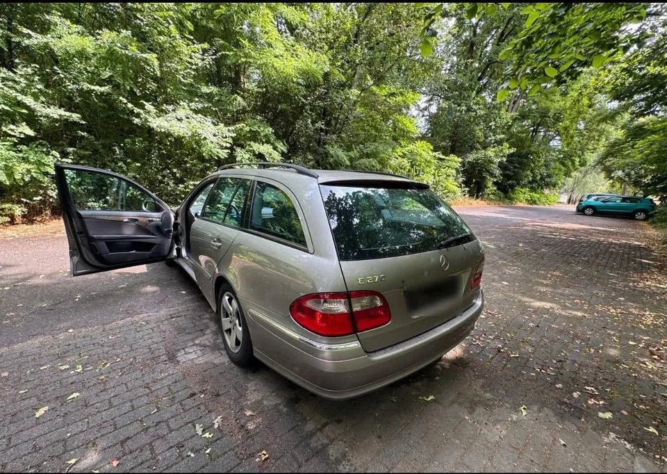 Mercedes-Benz E 270