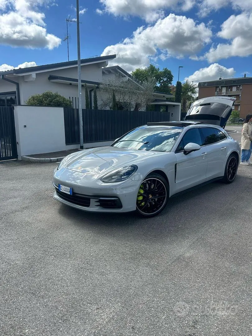 Porsche Panamera 2018 photo 2
