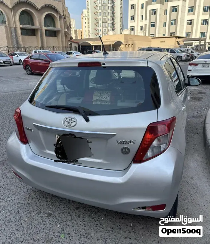 Toyota Yaris 2012 photo 4