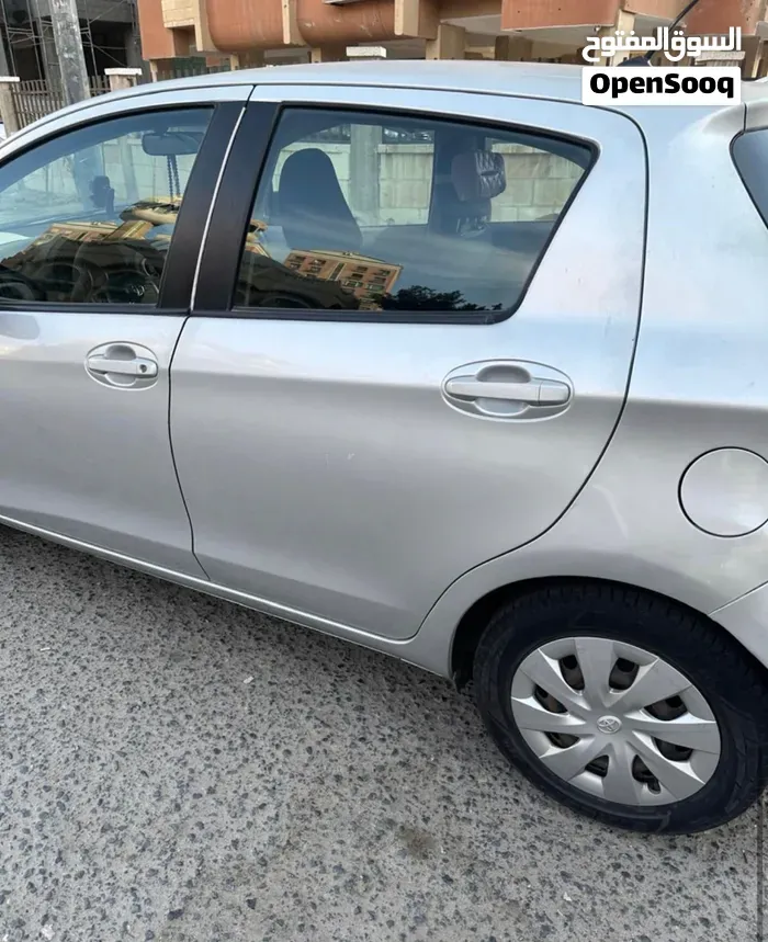 Toyota Yaris 2012 photo 3
