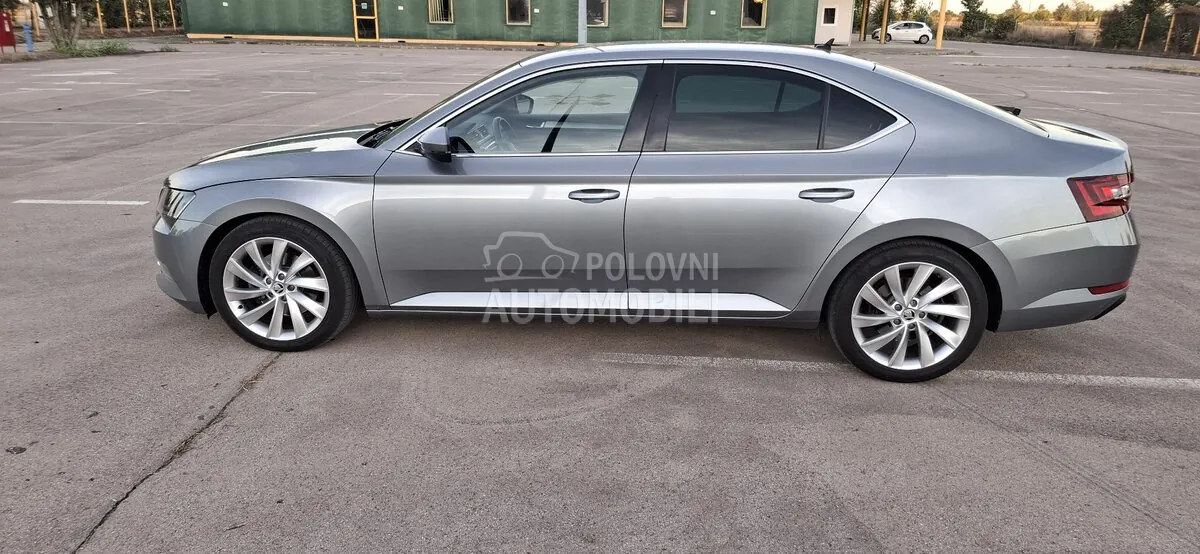 Skoda Superb 2016 photo 2
