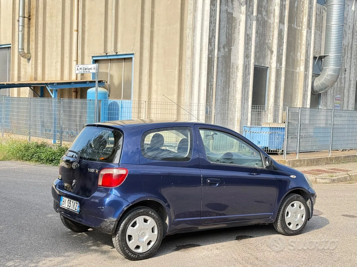 Toyota Yaris 2000 photo 4