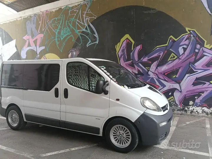 Opel Vivaro 2002 photo 2