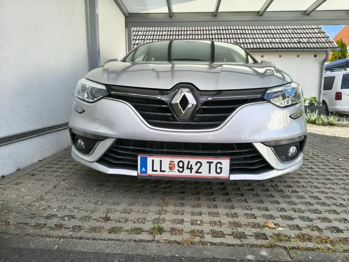 Renault Mégane 2017 photo 2