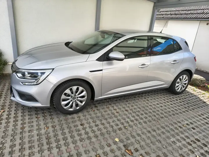 Renault Mégane 2017 photo 3