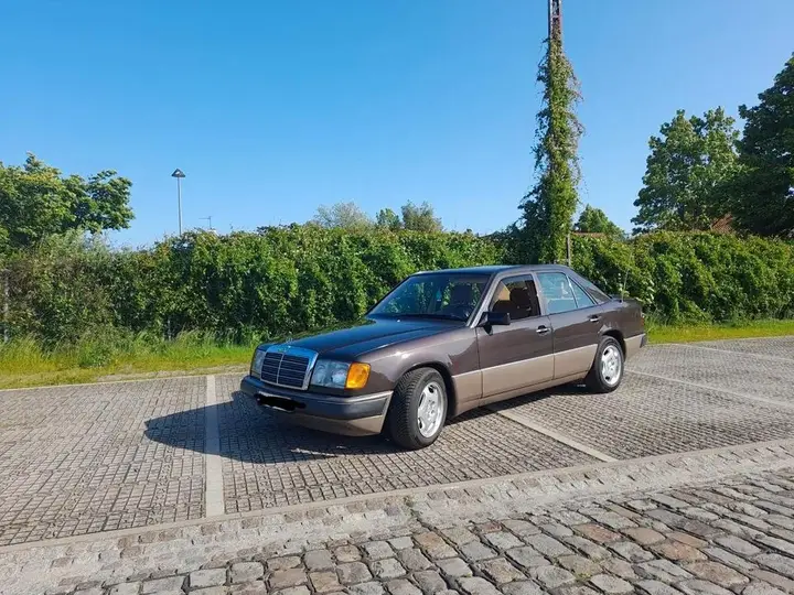 Mercedes-Benz 300 D