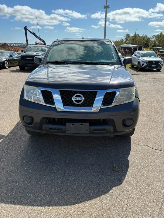 Nissan Frontier 2015 photo 2
