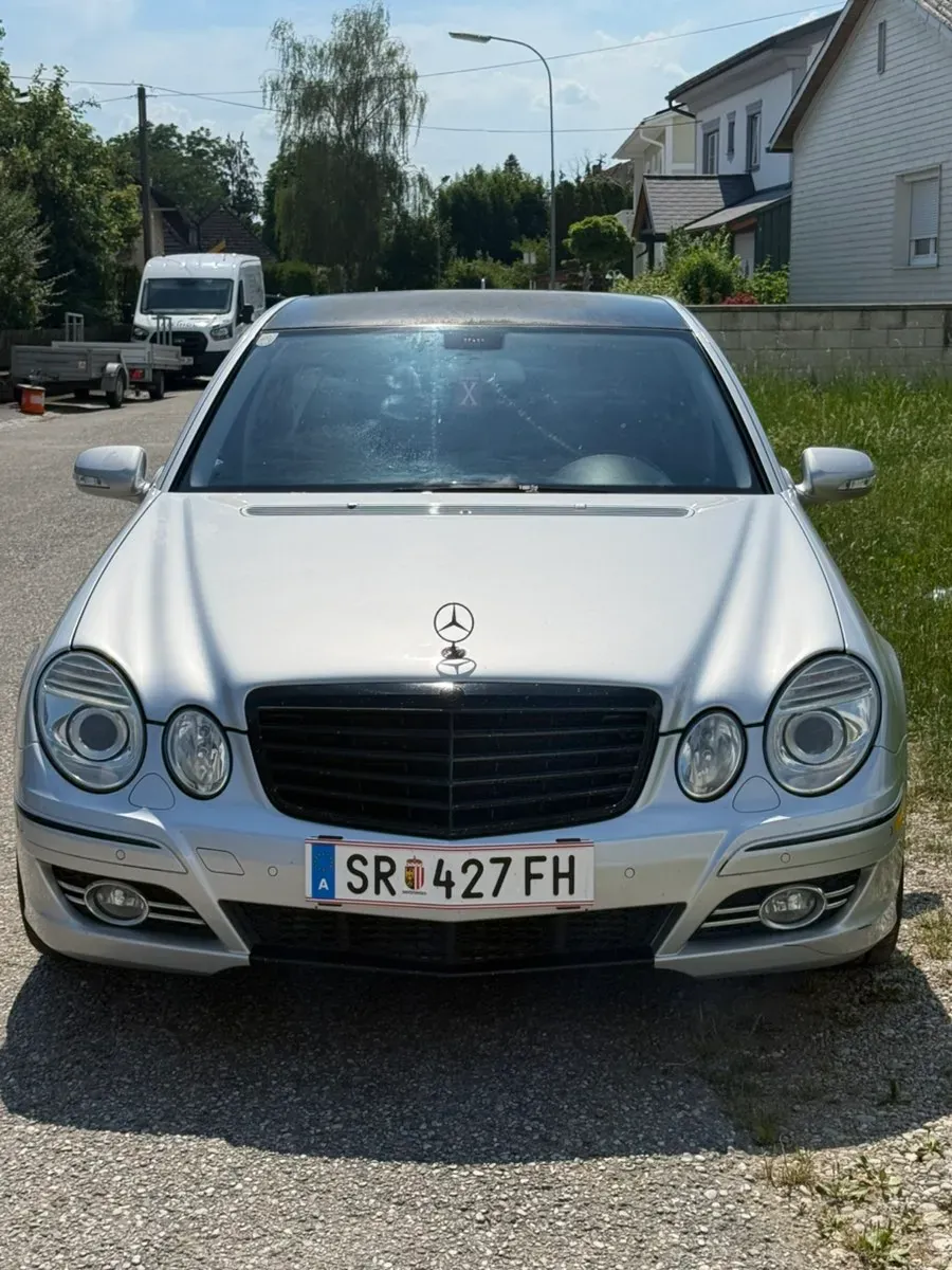 Mercedes-Benz E-Class 2008 photo 2