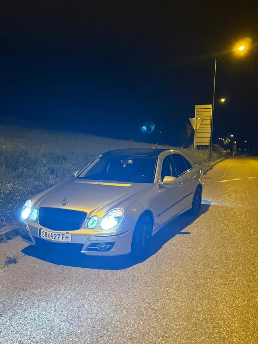 Mercedes-Benz E-Class 2008 photo 3