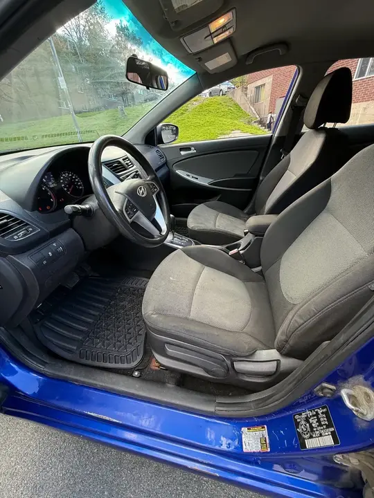 Hyundai Accent 2012 photo 3