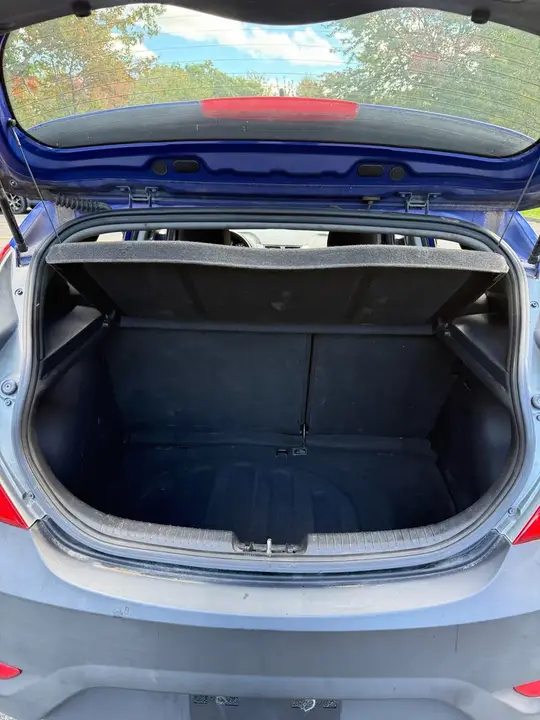 Hyundai Accent 2012 photo 5