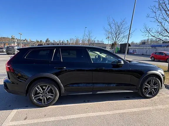 Volvo V60 Cross Country 2021 photo 5