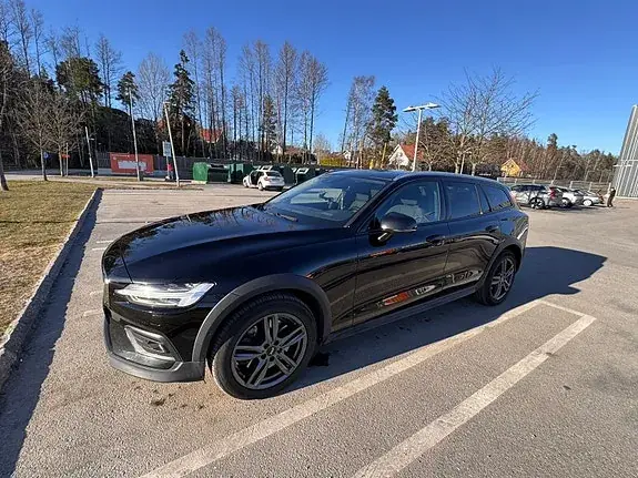 Volvo V60 Cross Country 2021 photo 2