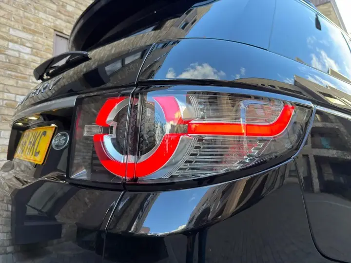 Land Rover Discovery Sport 2019 photo 5